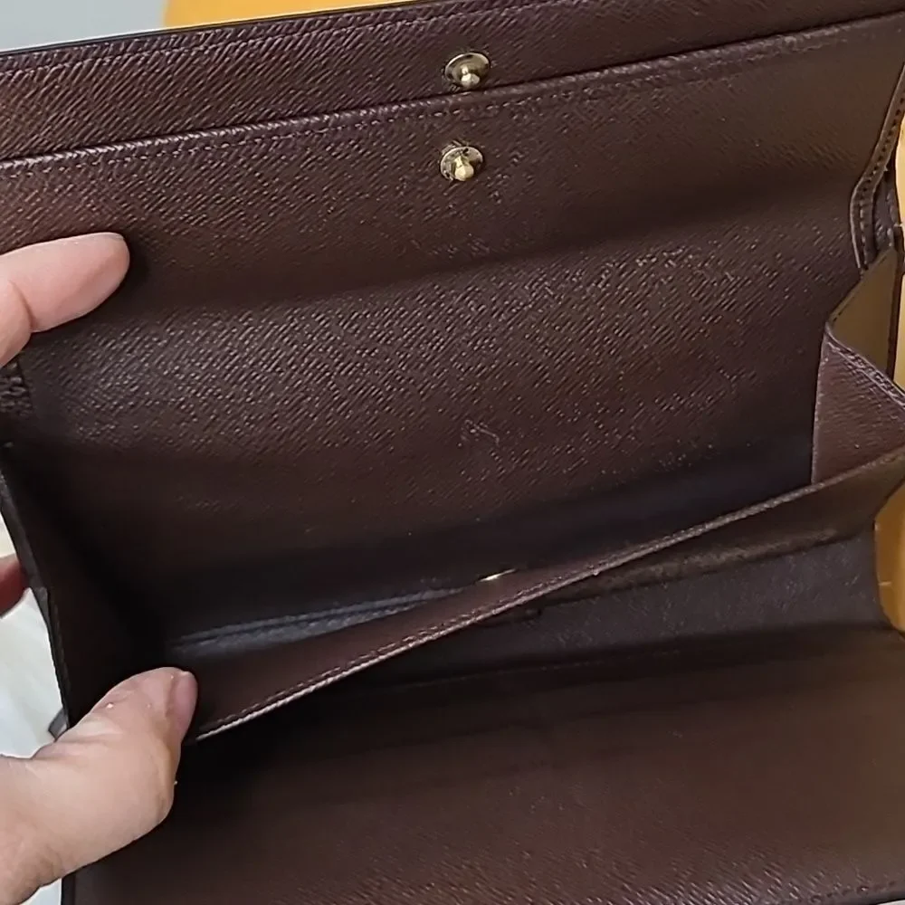 💯 Authentic Louis vuitton DE Long Wallet 🍀